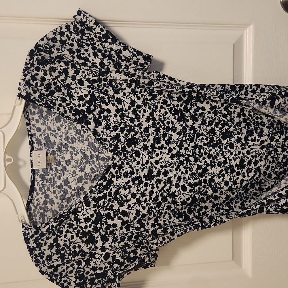 Mono tone black/white floral print Blouse
